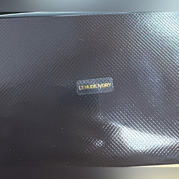 Tom Ford Traceless Touch Foundation SPF45 SatinMatte Compac1Refill
13 Nude Ivory - Picture 2 of 5